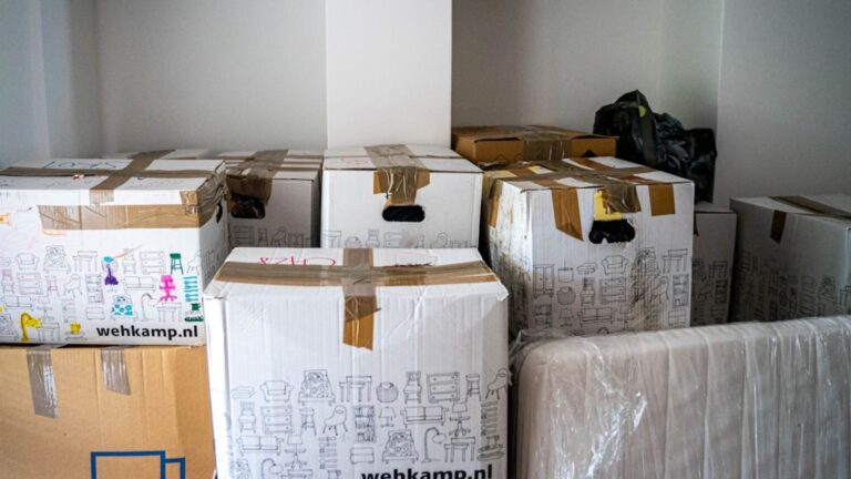 How to Pack for a Move Without Getting Overwhelmed?