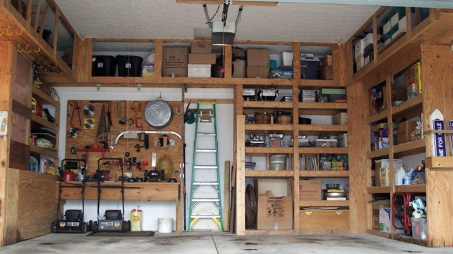 How to Pack Your Garage for Moving?