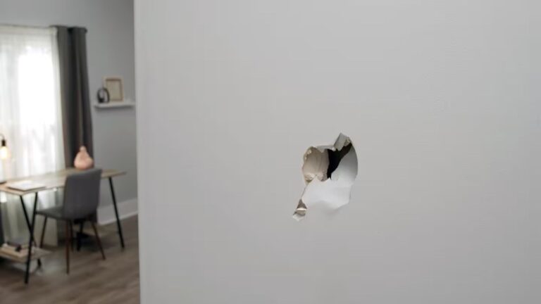 How to Repair Holes in Walls When Moving?