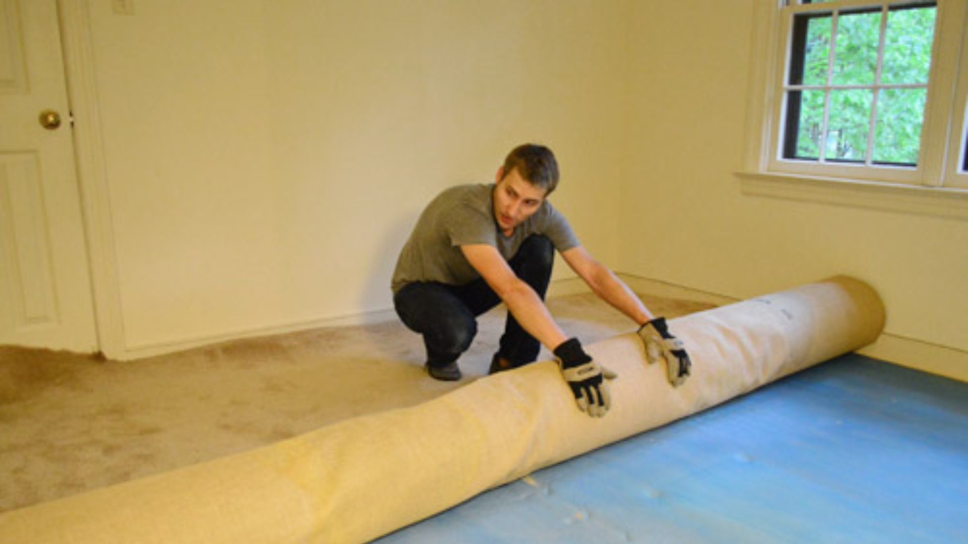 How to Safely Remove Old Carpet?