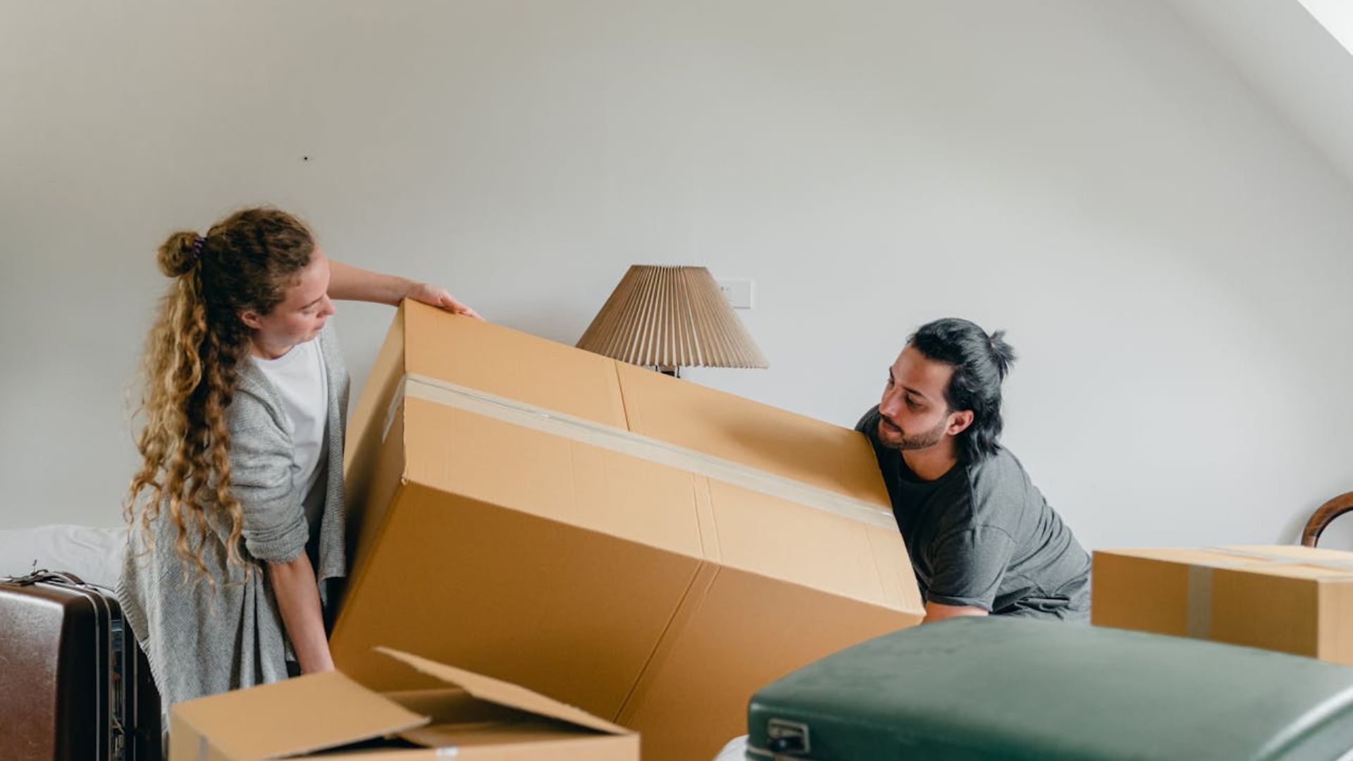 Top 10 Mistakes to Avoid When Hiring Movers in Canada